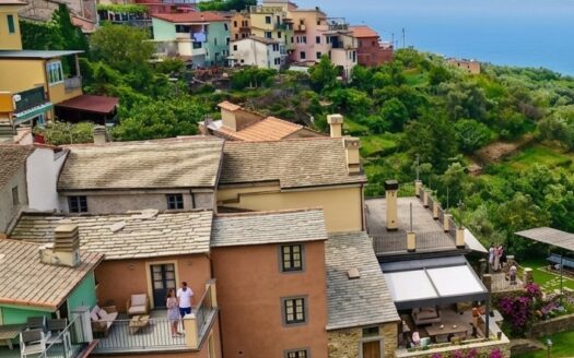 CASA RUSTICA NELLA PRIMA COLLINA CON GIARDINO E VISTA MARE