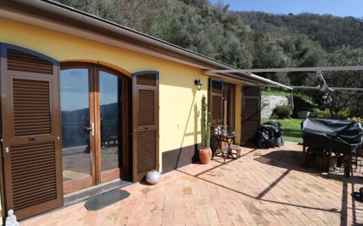 VILLA INDIPENDENTE DI 230MQ IN CLASSE ENERGETICA “A2”CON GIARDINO E VISTA APERTISSIMA